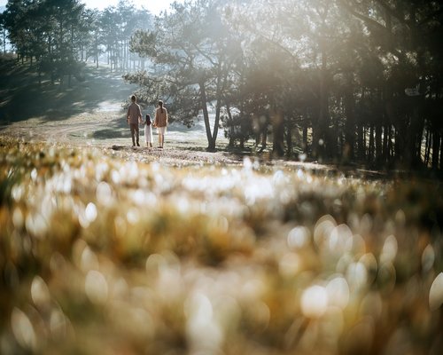 Momen tenang berkumpul bersama keluarga di ruang tamu